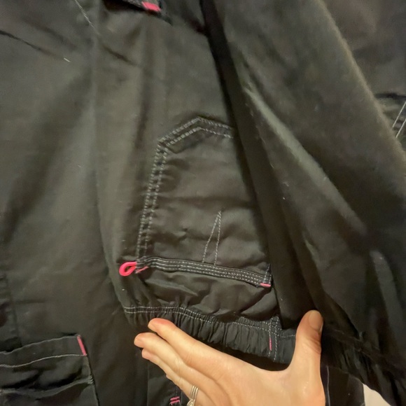 Wonder flex black scrubs set Sz S and S tall - Picture 4 of 7